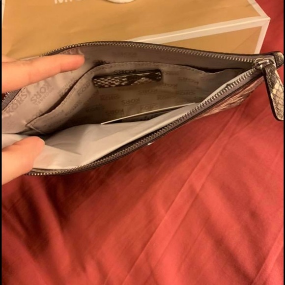 Michael Kors snakeskin Clutch - Picture 3 of 5